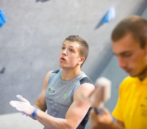 Interesting day in boulder competition in sport climbing ended